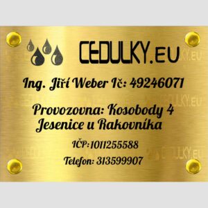 Zlatá firemní cedule gravírovaná s údaji o provozovně